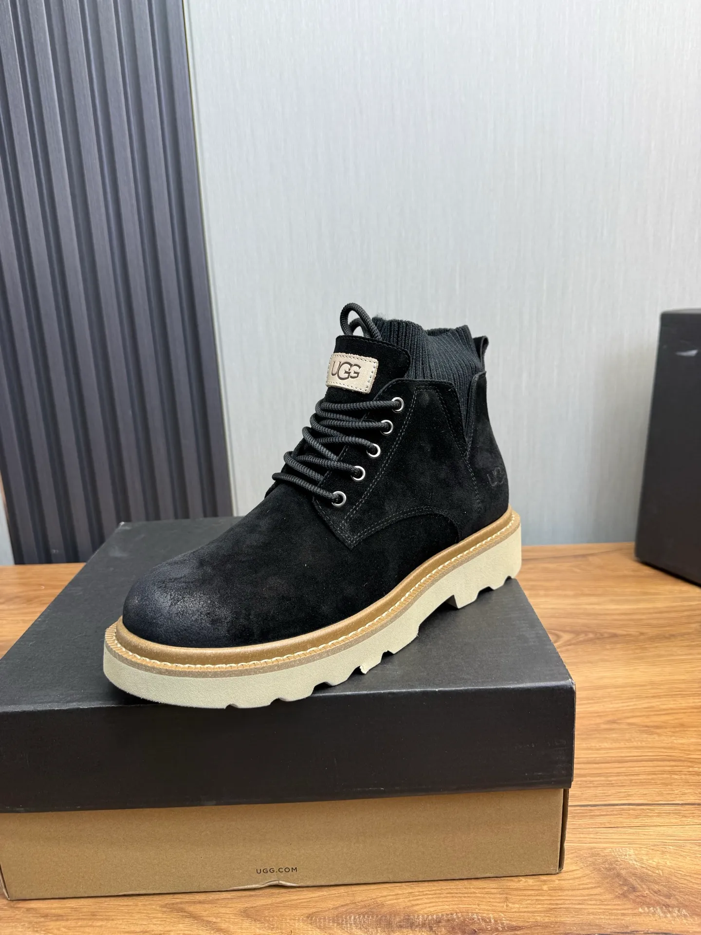 Factory price 640💰 [UGG] Men's hot winter warm boots🐑Simple and fashionable design, cowhide➕comfortable and warm wool lining. Soft and comfortable to wear, good warmth retention, and excellent foot feel. Regular size 38-45